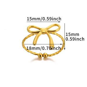 Detaillierte Produktansicht eines goldenen Titanstahl-Schleifenrings mit 15mm und 18mm Maßen.