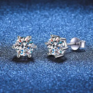 Orecchini A Lobo In Moissanite Classici In Argento Sterling 925 A Sei Griffe Taglio Brillante Tondi Per Donna