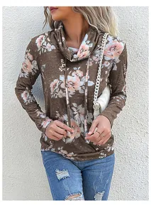 Détail d'un sweat-shirt à fleurs pour femmes avec col bénitier et manches longues