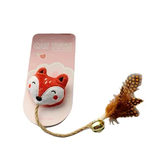 Interactief pluche vos kattenkruid speeltje met veren, belletje en stevig henneptouw