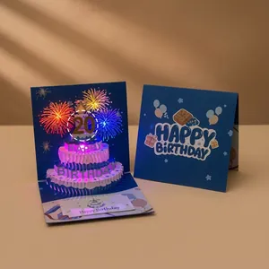 Innovatieve 3D pop-up verjaardagskaart met muzikale verlichting en vuurwerk taart