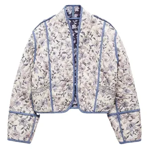 Elegant gewatteerd vest in Franse stijl met bloemenprint en blauwe contrasterende biezen