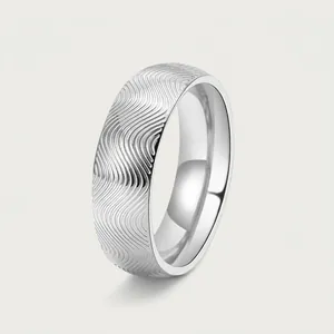 Anello in Acciaio al Titanio con Motivo a Onde Unisex Fascia Minimalista Geometrica per Uomo Donna Gioielli Galvanizzati alla Moda Regalo