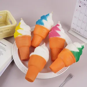Giocattoli antistress squishy a forma di cono gelato in PU a rimbalzo lento su piatto