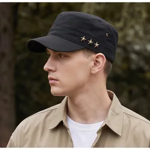 Casquette militaire noire à dessus plat pour hommes avec trois étoiles dorées