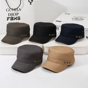 Casquettes militaires à dessus plat pour hommes en cinq couleurs avec clous étoiles