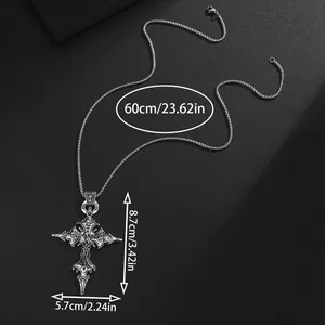 Detailansicht der Maße der gotischen Kreuz-Halskette mit Totenkopf und 60cm Kette