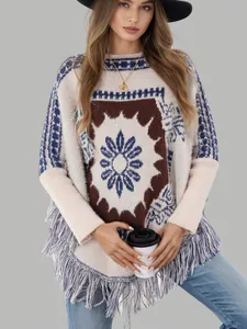 Poncho en maille épaisse style bohème avec franges et manches chauve-souris chic