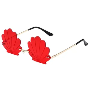 Gafas de sol sin montura en forma de concha roja para fiesta y moda