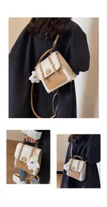 Sac à dos vintage multifonctionnel et sac bandoulière avec détails de charm ours