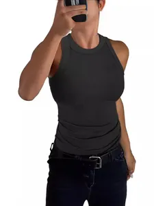 Débardeur noir côtelé pour femme, coupe ajustée avec dos nageur et col rond classique.