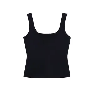 Canotta in maglia a coste nera distesa con scollo quadrato e spalline larghe per donna.
