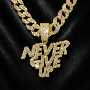 Collar con Colgante de Letra Never Give Up de Aleación Hip Hop Cadena de Eslabones Cubanos Diamantes de Imitación Joyería de Moda para Hombre Mujer