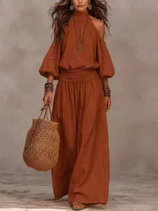 Elegante conjunto boho de dos piezas terracota con pantalones fruncidos y top halter