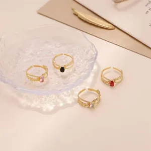 Elegante, mit 18 Karat vergoldete Edelstahlringe mit Zirkonia, verstellbar in vier Farben