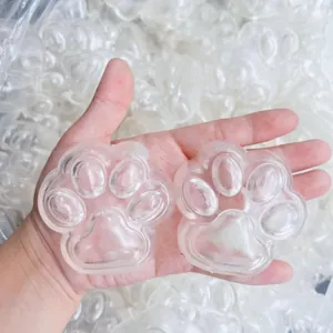 Gedetailleerde close-up van transparante TPR-kattenpoot holle vliezen voor DIY squishy speelgoed