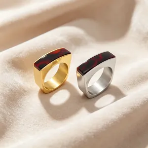 Bague Carrée Vintage en Acier au Titane pour Femmes Plaquée Or Argent Incrustée de Résine Écaille de Tortue Bijoux Géométriques