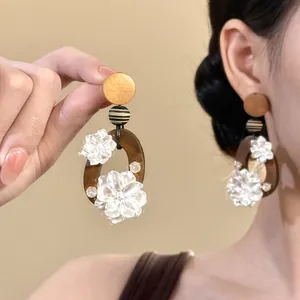 Neuer Chinesischer Ethno-Stil Holzperlen Blume Ohrstecker Mit Silber Ohrringpfosten Vintage Harz Strass Floral Ohrringe Für Damen