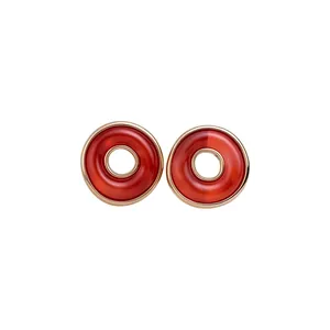 Pendientes de botón tipo donut de acrílico rojo translúcido con borde de metal dorado