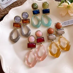 Boucles d'oreilles pendantes géométriques en acrylique vintage multicolores chic