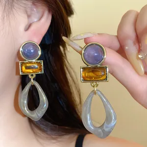 Boucles d'oreilles pendantes géométriques en acrylique style rétro Maillard violet ambre