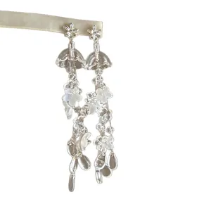 Boucles d'oreilles pendantes fleurs muguet style français avec gouttes cristal