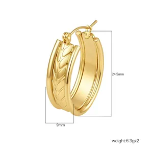 Elegante mehrlagige Edelstahl-Creolen mit 18 Karat Goldbeschichtung und Weizenmuster