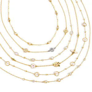 Élégant ensemble de colliers en acier inoxydable plaqué or 18K avec breloques pour femmes
