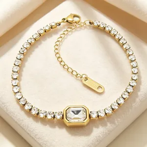 Elegante bracciale tennis in acciaio al titanio placcato oro con cristallo rettangolare