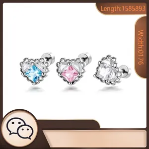 Boucles d'Oreilles Clous en Zirconia en Forme de Cœur Avec Bord en Dentelle Tige en Alliage de Titane Style Doux Bijoux de Cartilage Femme