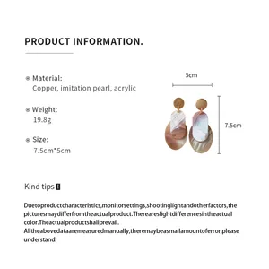 Produktdaten und Materialdetails für Acryl-Ohrhänger mit elegantem Marmormuster