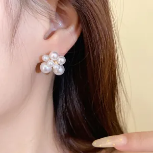 Clips d'oreilles vintage français en fleur avec perles d'imitation pour oreilles non percées