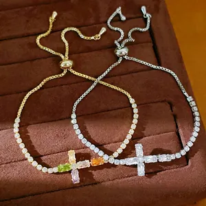 Πολυτελή χρυσά ρυθμιζόμενα βραχιόλια 18k με πολύχρωμους σταυρούς από ζιργκόν