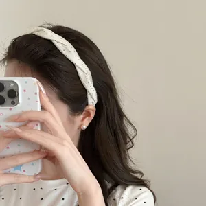 Diadema coreana de lunares blancos, diseño de tela retorcida para un aspecto elegante