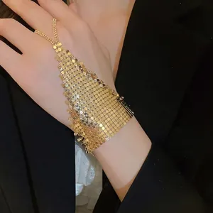 Luxury gold sequin hand chain and ring bracelet integrated slave bracelet jewelry