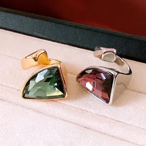 Vintage Dreieck Strass Offener Ring Legierung Eingelegt Geometrischer Großer Kristall Verstellbarer Ring Für Damen Retro Luxus Schmuck Geschenk