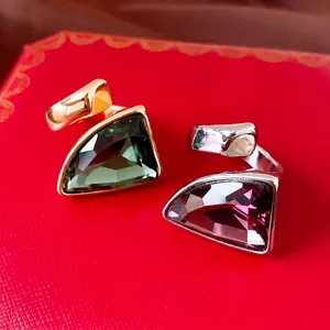 Luxuriöse Vintage-Ringe mit großen dreieckigen Kristallen, verstellbar in Gold und Silber