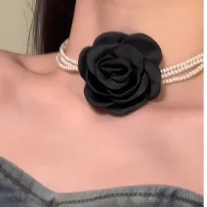 Mehrlagige Künstliche Perlen Choker Mit Satin Blume Legierung Vintage Schlüsselbein Kette Halskette Für Damen Schmuck