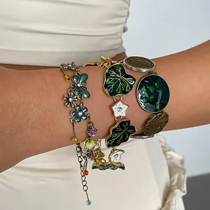 Vintage European Alloy Drip Oil Flower Leaf Charm Bracelet For Women Gold Plated Rhinestone Medieval Style Niche Jewelry Gift