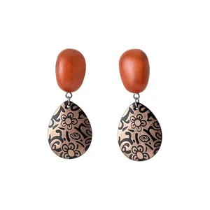 Pendientes étnicos en forma de gota con parte superior de madera y estampado floral