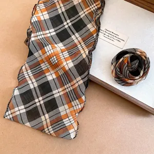 Eleganter Schal im Maillard-Stil mit braunem und orangem Karomuster Design