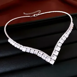 V-Förmiges Zirkonia Halsband Halskette Für Damen Minimalistisch Quadratisch Geschliffener Zirkonia Geometrische Halskette Silber Elegant Modeschmuck Geschenk
