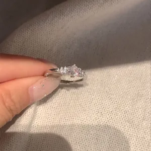 Franse Lichte Luxe Ronde Zirconia Open Ring Voor Vrouwen Mode Veelzijdige Zilverkleurige Koperen Verstelbare Vingerring Sieraden Cadeau