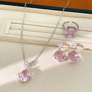 Elegante roze zirkoon bloem sieradenset met ketting, ring en oorbellen