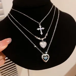 Französischer Stil Ultra Glänzend Zirkonia Herz Kreuz Anhänger Halskette Kupfer Legierung Leichter Luxus Schlüsselbeinkette Mode Schmuck Für Damen
