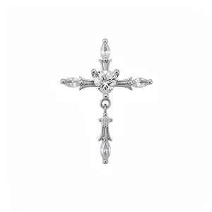 Élégant clip d'oreille croix en zircone en forme de cœur en argent vintage pour femmes
