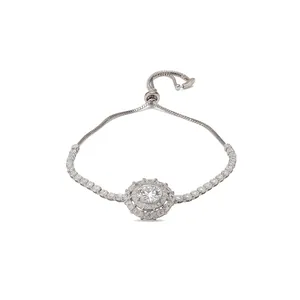 Bracelet argenté style vintage avec zircon cubique étincelant et fermoir coulissant réglable