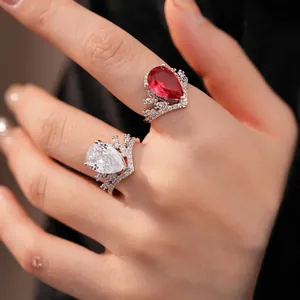 Bague Ouverte Réglable en Zirconia Goutte d'Eau de Style Palais Vintage Bague en Cuivre Haut de Gamme Forme de Poire Bijoux pour Femmes