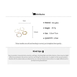Produktspezifikationen für das Armbandset mit Glasperlen und Goldkette mit Abmessungen
