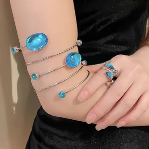 Ensemble de Bijoux Bohème Rétro avec Bracelet de Bras Spirale en Fer et Acrylique et Bague pour Femme Accessoire de Mode Design de Niche